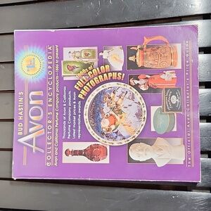 Bud Hastins Avon Collctors Encyclopedia 2008 Softcover Book